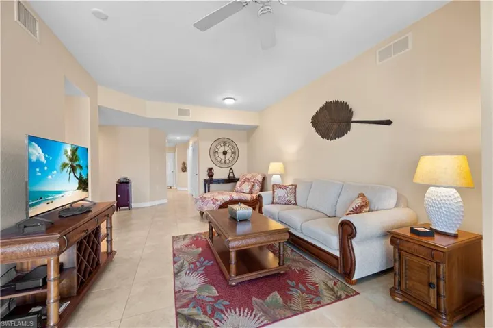 6815  Ascot  DR, Naples, FL 34113