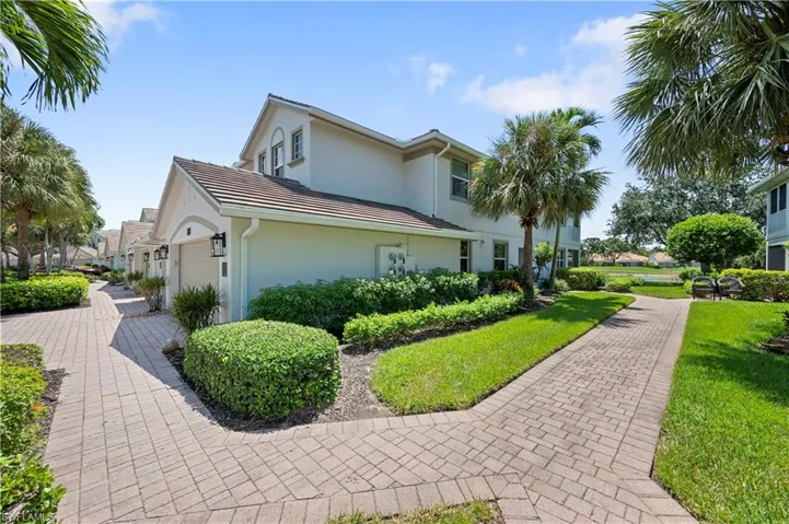6815  Ascot  DR, Naples, FL 34113
