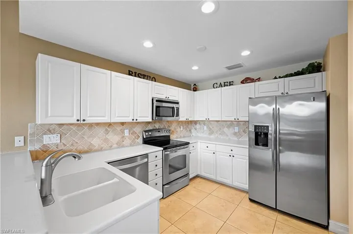 6815  Ascot  DR, Naples, FL 34113