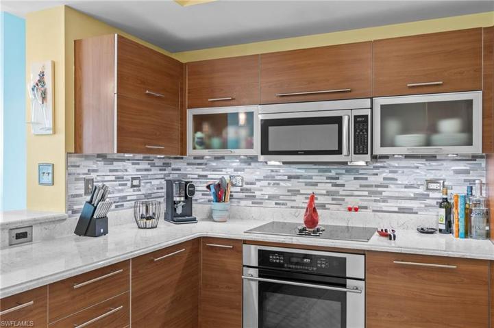 Great granite counters and backsplash