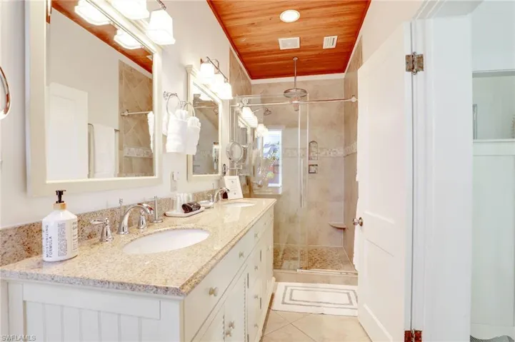 2135  Mc Gregor  BLVD, Fort Myers, FL 33901