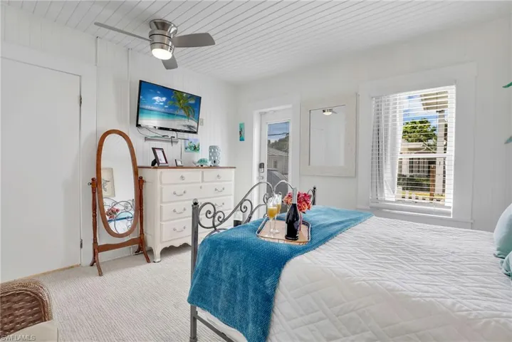 2135  Mc Gregor  BLVD, Fort Myers, FL 33901
