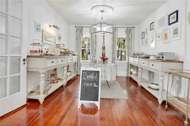 2135  Mc Gregor  BLVD, Fort Myers, FL 33901