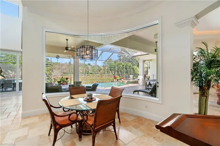 The seamless window lets the outdoors in while you enjoy your breakfast.