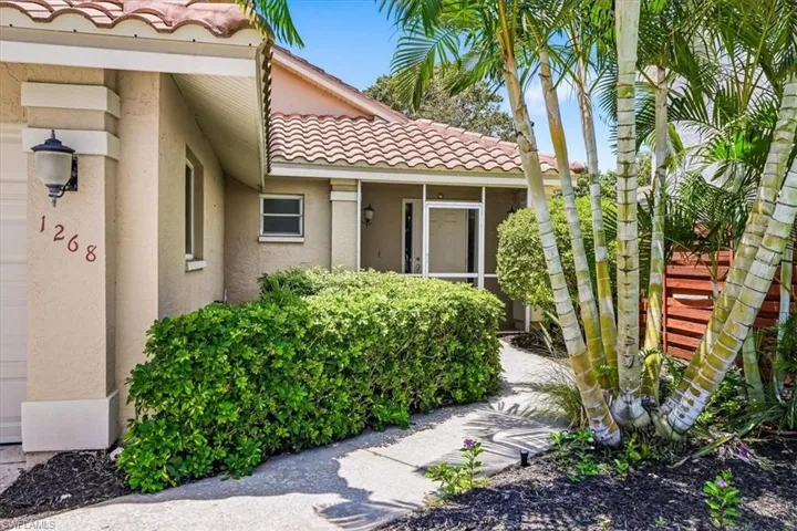 1268 Jardin Dr, Naples, Florida 34104
