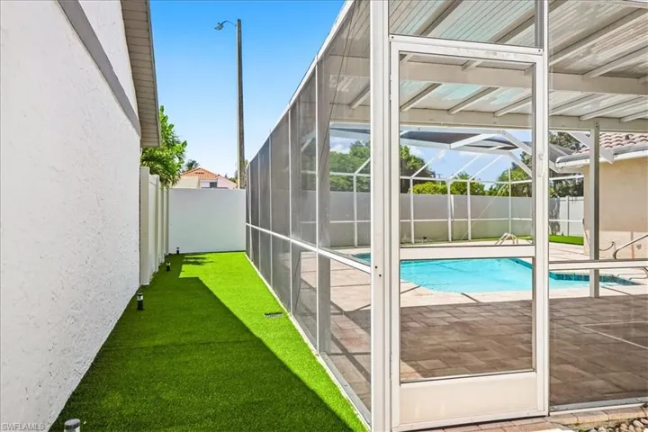 1268 Jardin Dr, Naples, Florida 34104