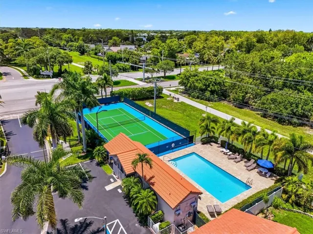 1268 Jardin Dr, Naples, Florida 34104