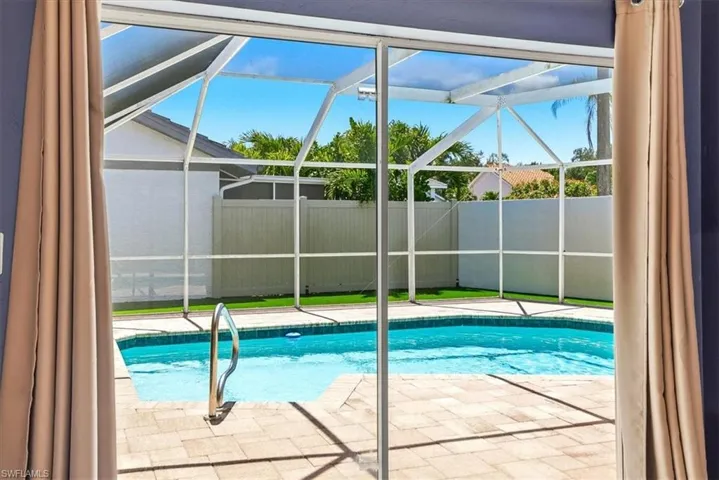 1268 Jardin Dr, Naples, Florida 34104