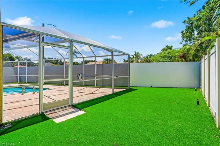 1268 Jardin Dr, Naples, Florida 34104