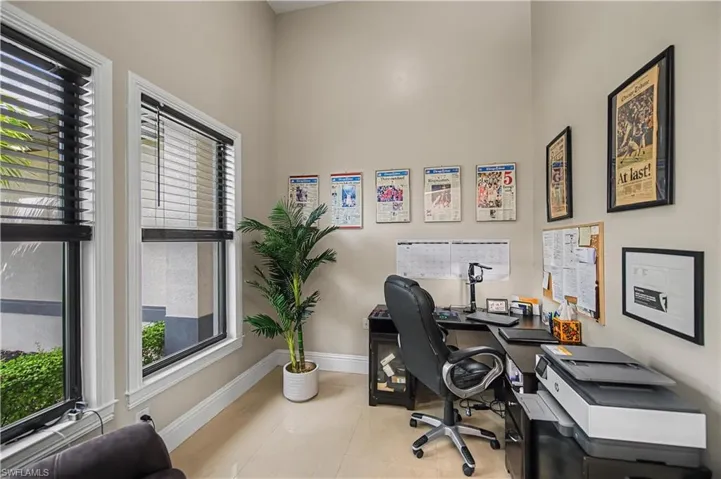 Large office space with 2 windows offering lots of sunlight