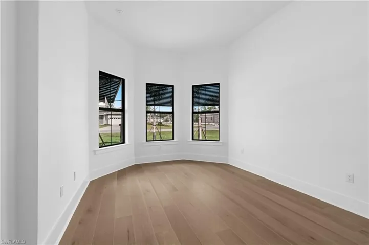 Guest Bedroom with Private Ensuite Bathroom