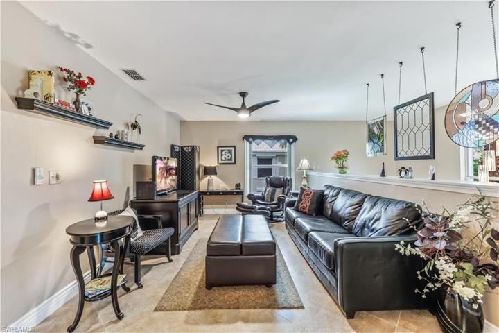 887 Gulf Pavilion DR # 204, NAPLES FL 34108