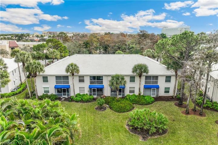 887 Gulf Pavilion DR # 204, NAPLES FL 34108