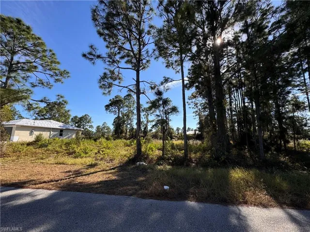 1136 Dutchess St E, Lehigh Acres, Florida 33974