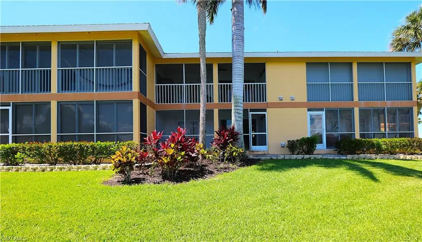 1305 Mainsail Dr 1002, Naples, Florida 34114
