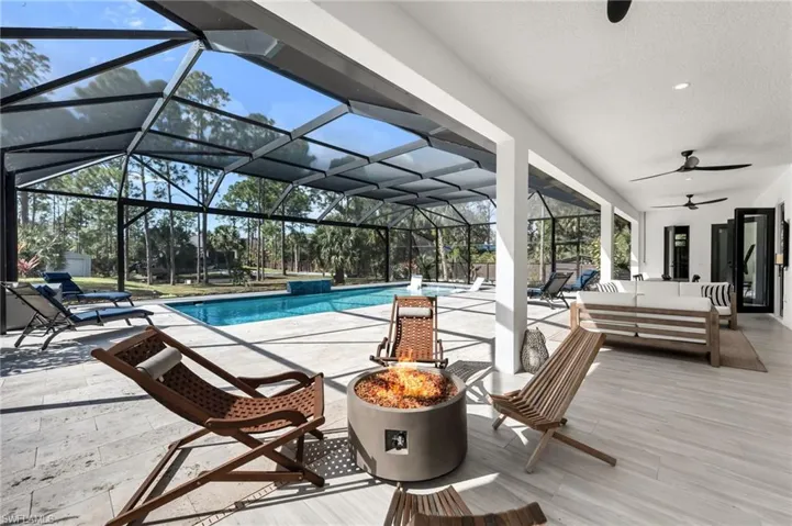 REAR LANAI POOL