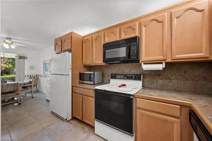 1219  Commonwealth  CIR, Naples, FL 34116