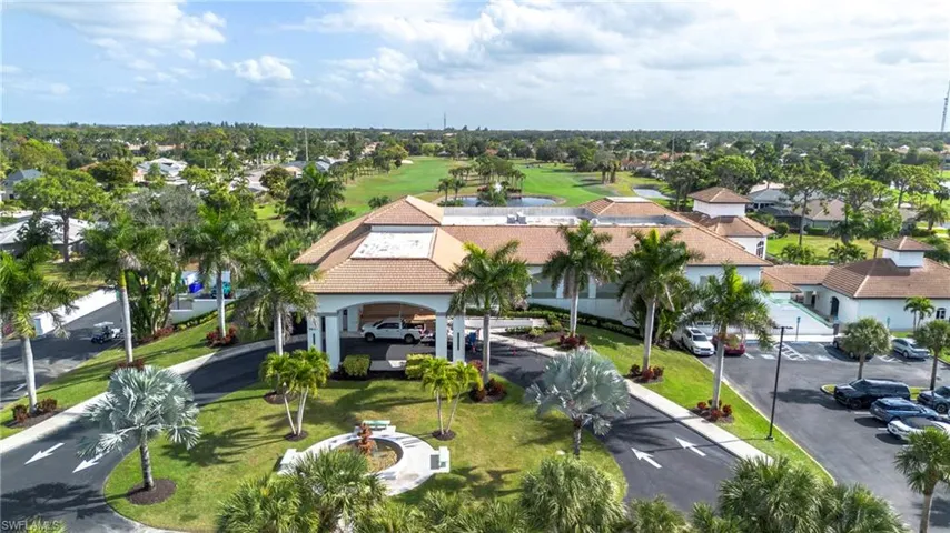 Aerial perspective of clubhouse