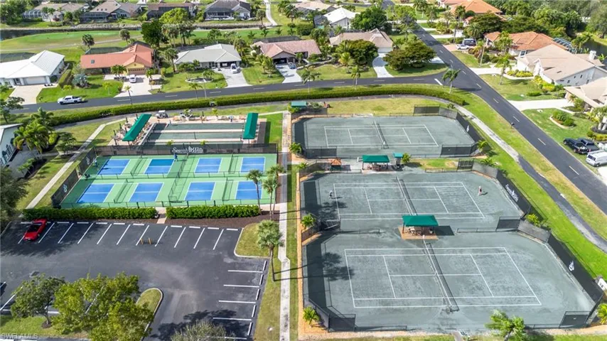 Tennis, Pickle ball, or golf, Spanish Wells has it all.