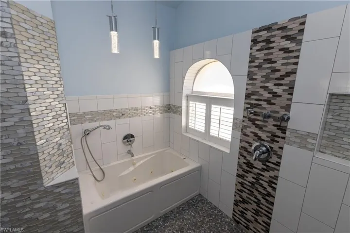 7500 Cameron Cir, Fort Myers, Florida 33912
