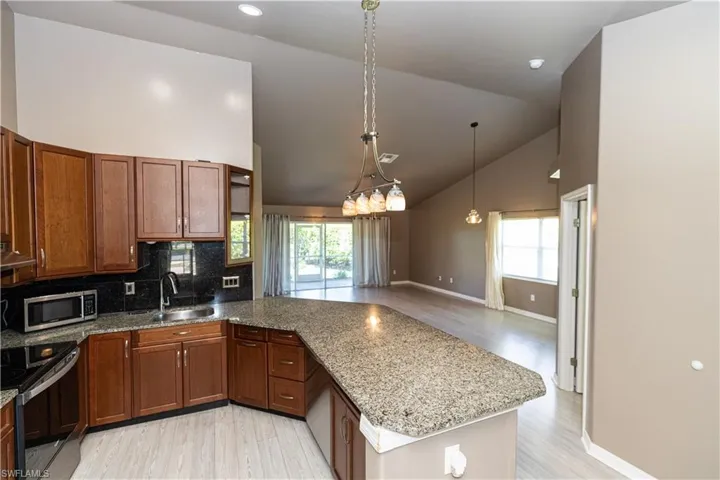 7500 Cameron Cir, Fort Myers, Florida 33912