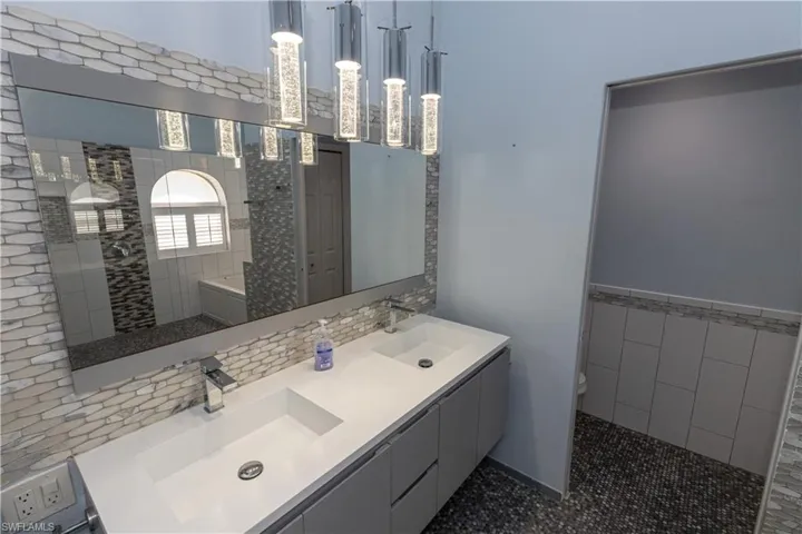 7500 Cameron Cir, Fort Myers, Florida 33912