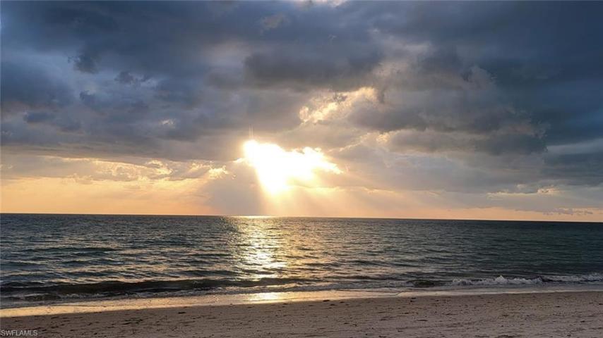 Sunset at Parkshore Beach Park