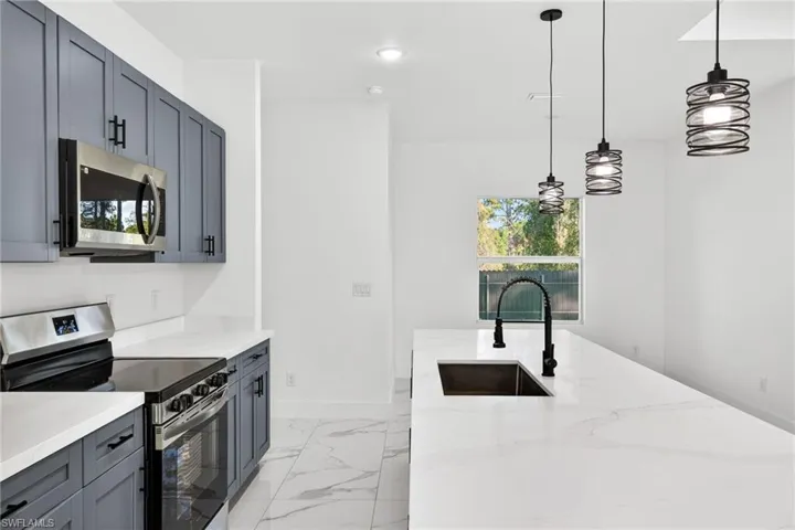 2603  50th W ST, Lehigh Acres, FL 33971