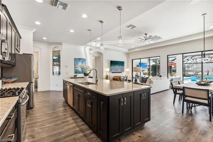9466  Terresina  DR, Naples, FL 34119