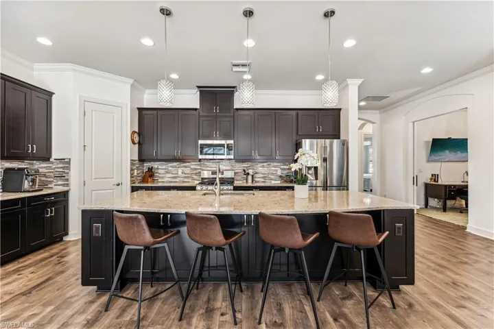 9466  Terresina  DR, Naples, FL 34119