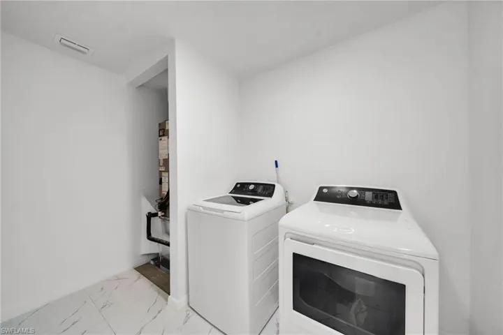 328 Ne 21st St, Cape Coral, Florida 33909