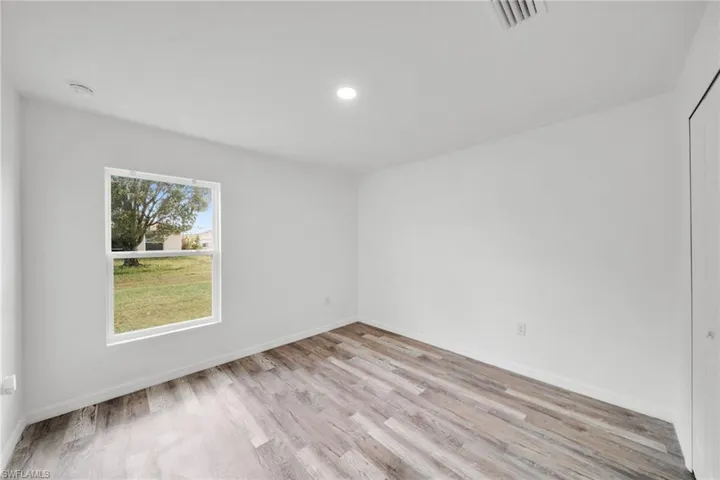 328 Ne 21st St, Cape Coral, Florida 33909