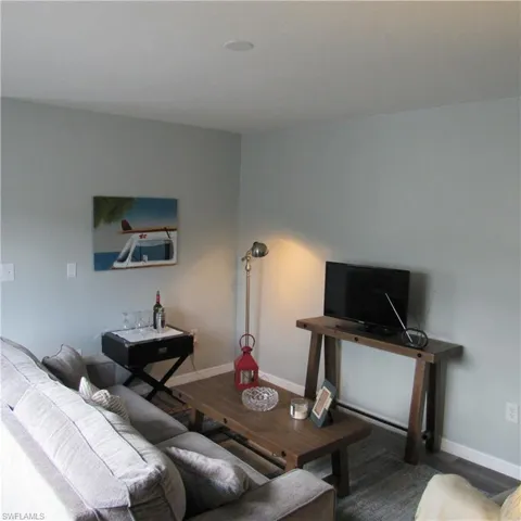 8156 Country Rd # 106, Fort Myers Fl 33919