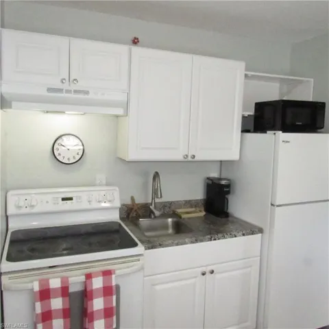 8156 Country Rd # 106, Fort Myers Fl 33919