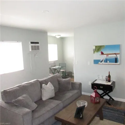 8156 Country Rd # 106, Fort Myers Fl 33919
