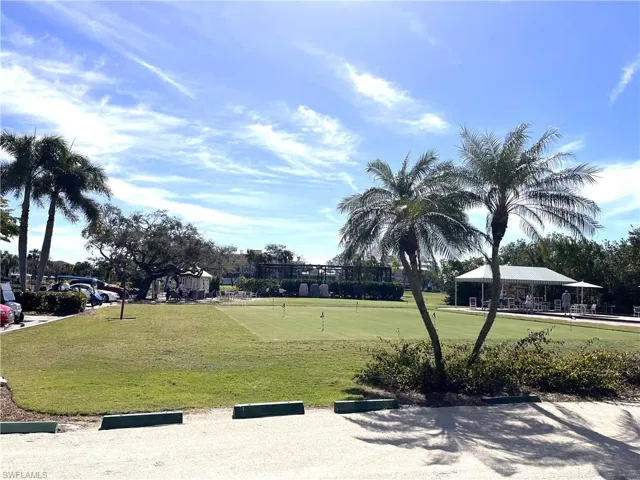 Surrounding community with a yard