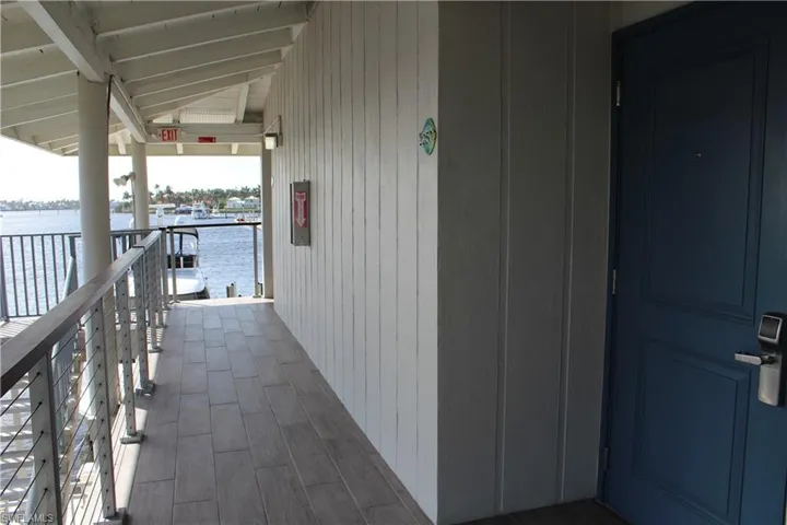 900  Broad S AVE, Naples, FL 34102