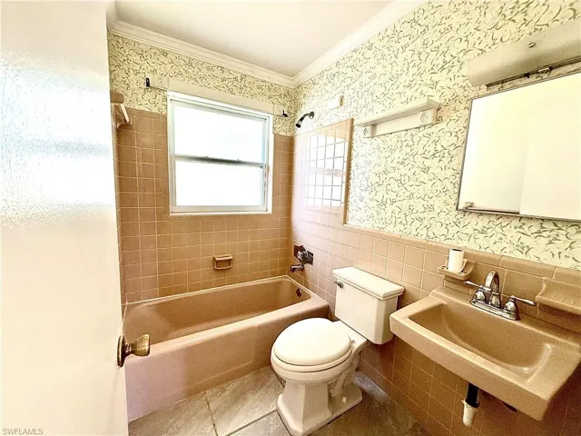 Unit 1 2 bed 2 Bath
