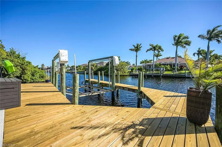 Boat Dock with Boat Lift