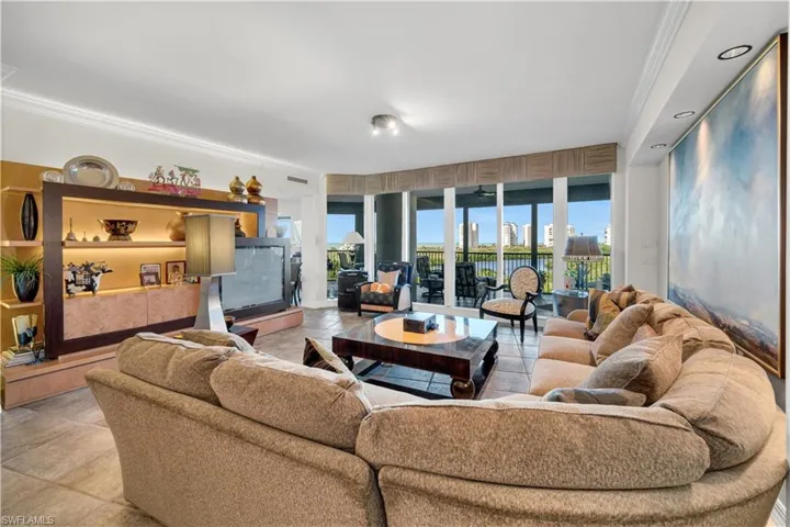 7575  Pelican Bay  BLVD, Naples, FL 34108