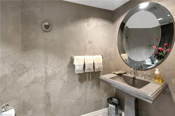 7575  Pelican Bay  BLVD, Naples, FL 34108