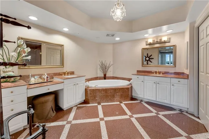 7575  Pelican Bay  BLVD, Naples, FL 34108