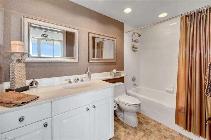 7575  Pelican Bay  BLVD, Naples, FL 34108