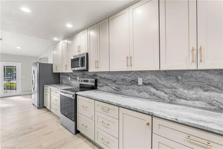17221  Shelby  LN, North Fort Myers, FL 33917
