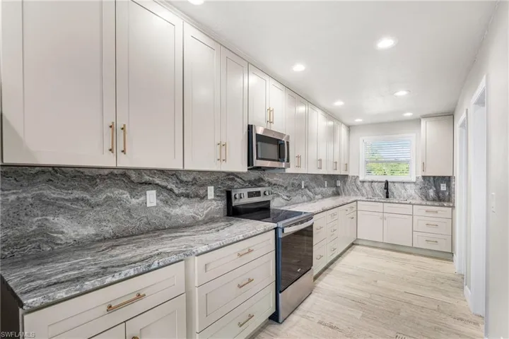 17221  Shelby  LN, North Fort Myers, FL 33917