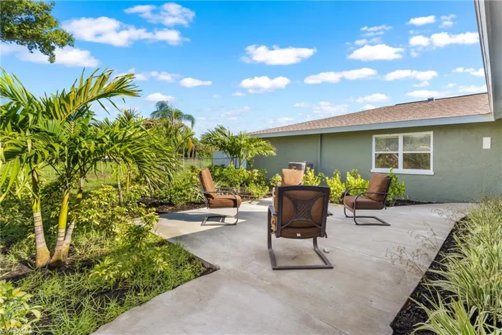 17221  Shelby  LN, North Fort Myers, FL 33917