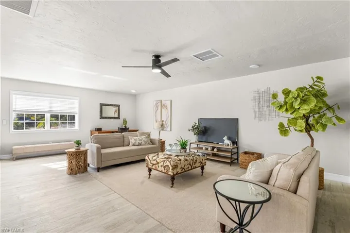 17221  Shelby  LN, North Fort Myers, FL 33917