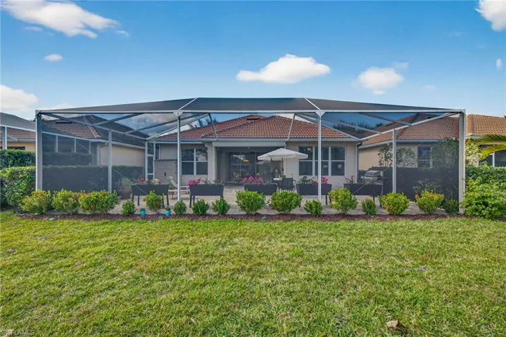 Spacious Back Yard