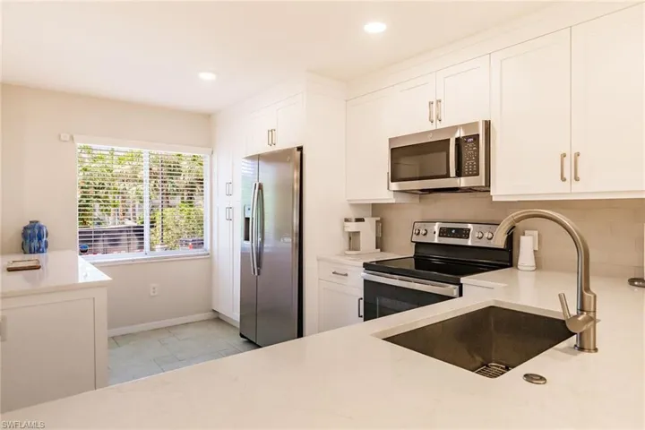 3032  Sandpiper Bay  CIR, Naples, FL 34112