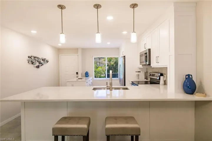 3032  Sandpiper Bay  CIR, Naples, FL 34112